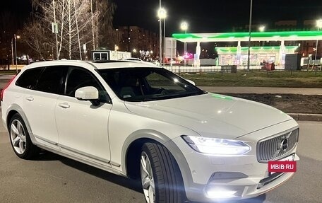 Volvo V90 Cross Country I рестайлинг, 2019 год, 3 650 000 рублей, 6 фотография