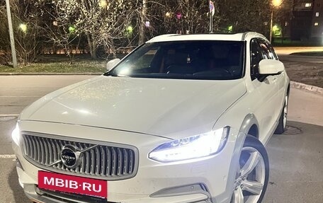 Volvo V90 Cross Country I рестайлинг, 2019 год, 3 650 000 рублей, 5 фотография