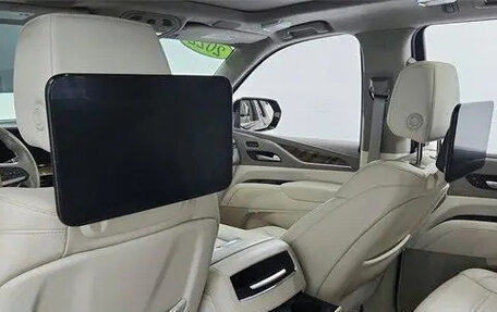 Cadillac Escalade V, 2022 год, 13 800 000 рублей, 16 фотография