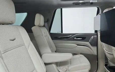 Cadillac Escalade V, 2022 год, 13 800 000 рублей, 24 фотография