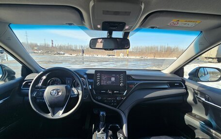Toyota Camry, 2021 год, 3 350 000 рублей, 2 фотография