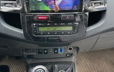 Toyota Hilux VII, 2012 год, 1 690 000 рублей, 14 фотография