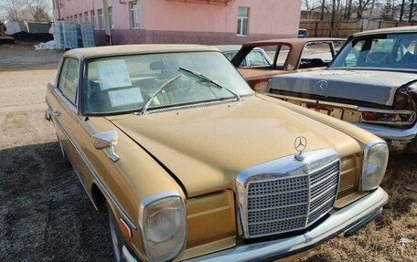 Mercedes-Benz W114, 1975 год, 4 480 000 рублей, 4 фотография