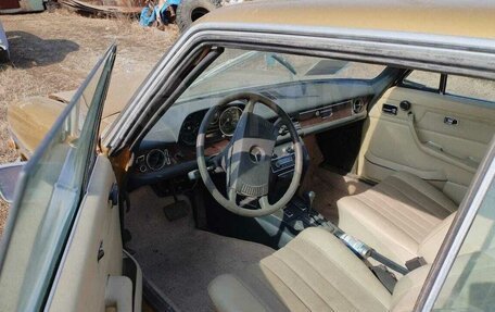 Mercedes-Benz W114, 1975 год, 4 480 000 рублей, 10 фотография
