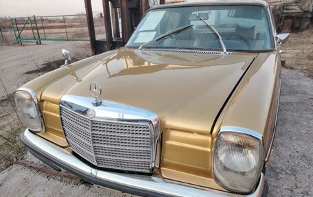 Mercedes-Benz W114, 1975 год, 4 480 000 рублей, 3 фотография