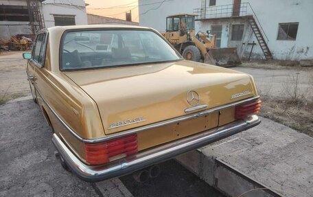 Mercedes-Benz W114, 1975 год, 4 480 000 рублей, 14 фотография