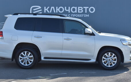 Toyota Land Cruiser 200, 2017 год, 5 850 000 рублей, 5 фотография