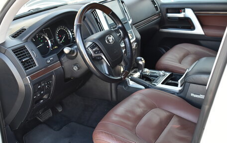Toyota Land Cruiser 200, 2017 год, 5 850 000 рублей, 9 фотография