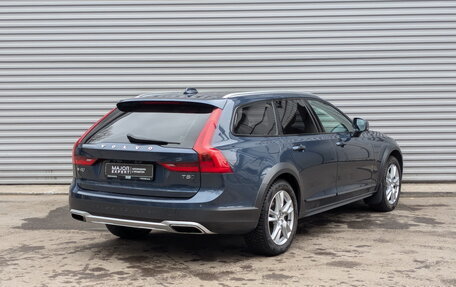 Volvo V90 Cross Country I рестайлинг, 2017 год, 2 900 000 рублей, 5 фотография