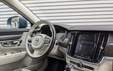 Volvo V90 Cross Country I рестайлинг, 2017 год, 2 900 000 рублей, 20 фотография