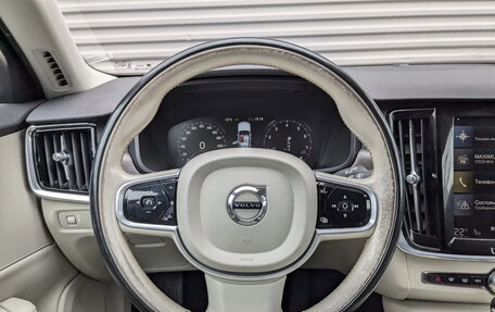 Volvo V90 Cross Country I рестайлинг, 2017 год, 2 900 000 рублей, 13 фотография