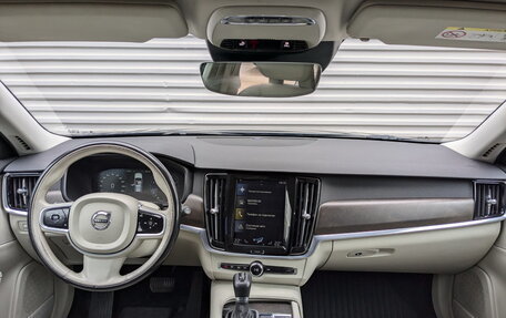 Volvo V90 Cross Country I рестайлинг, 2017 год, 2 900 000 рублей, 12 фотография