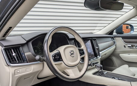 Volvo V90 Cross Country I рестайлинг, 2017 год, 2 900 000 рублей, 15 фотография