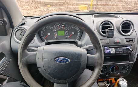 Ford Fiesta, 2006 год, 290 000 рублей, 11 фотография