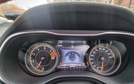 Jeep Cherokee, 2022 год, 2 350 000 рублей, 14 фотография