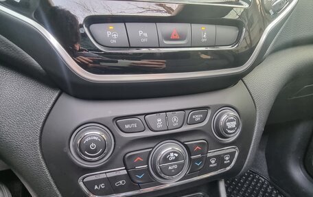 Jeep Cherokee, 2022 год, 2 350 000 рублей, 17 фотография