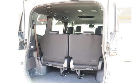 Toyota Voxy, 2022 год, 2 640 033 рублей, 20 фотография