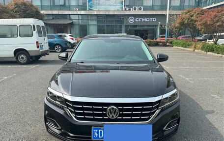 Volkswagen Passat B8 рестайлинг, 2021 год, 2 010 013 рублей, 2 фотография