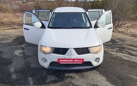 Mitsubishi L200 IV рестайлинг, 2007 год, 1 080 000 рублей, 10 фотография