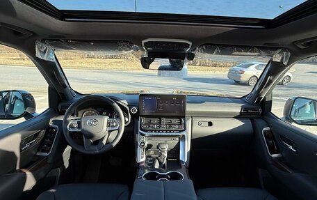 Toyota Land Cruiser, 2024 год, 13 000 000 рублей, 5 фотография