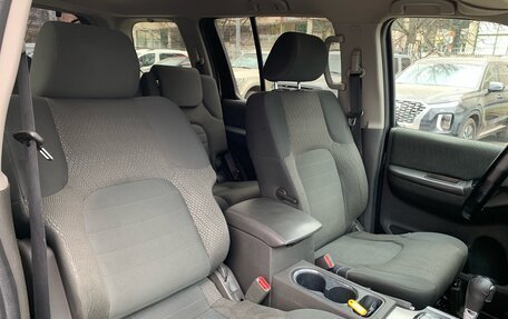 Nissan Pathfinder, 2011 год, 1 099 000 рублей, 10 фотография