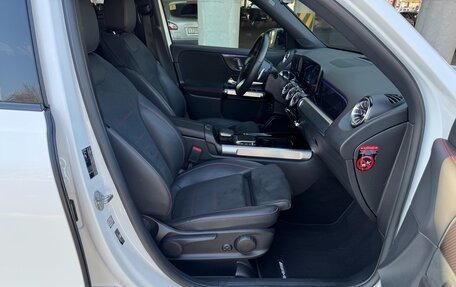 Mercedes-Benz GLB, 2021 год, 4 390 000 рублей, 27 фотография