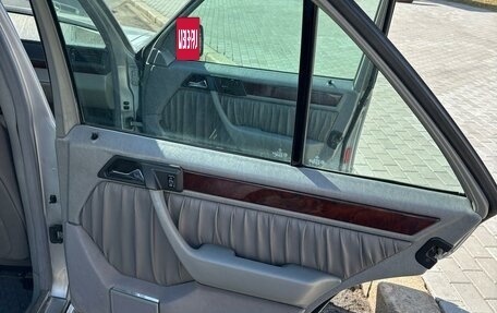 Mercedes-Benz E-Класс, 1993 год, 11 фотография