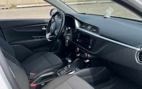 KIA Rio IV, 2022 год, 2 100 000 рублей, 10 фотография