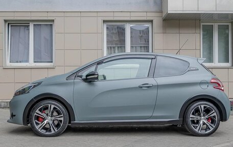 Peugeot 208 GTi I рестайлинг, 2014 год, 999 000 рублей, 2 фотография