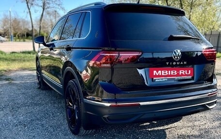 Volkswagen Tiguan II, 2021 год, 3 360 000 рублей, 4 фотография