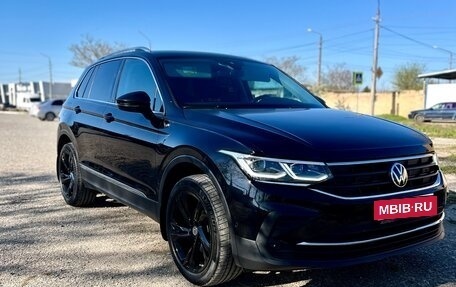 Volkswagen Tiguan II, 2021 год, 3 360 000 рублей, 2 фотография