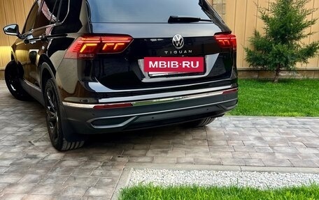 Volkswagen Tiguan II, 2021 год, 3 360 000 рублей, 13 фотография