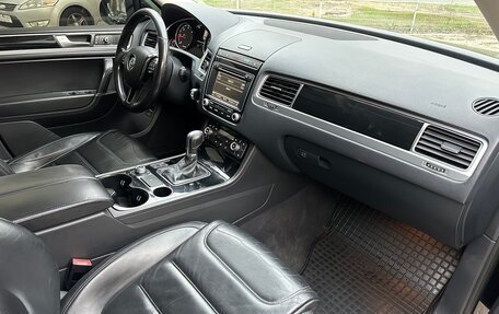 Volkswagen Touareg III, 2015 год, 2 680 000 рублей, 10 фотография