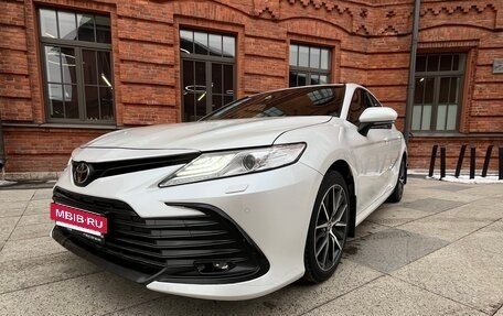 Toyota Camry, 2021 год, 4 000 000 рублей, 3 фотография