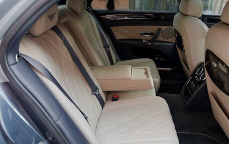 Bentley Flying Spur II, 2015 год, 7 990 000 рублей, 21 фотография