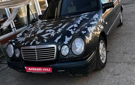 Mercedes-Benz E-Класс, 1998 год, 397 000 рублей, 1 фотография