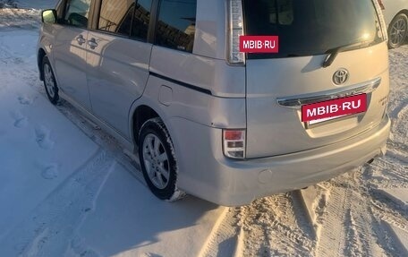 Toyota ISis I, 2011 год, 1 200 000 рублей, 3 фотография