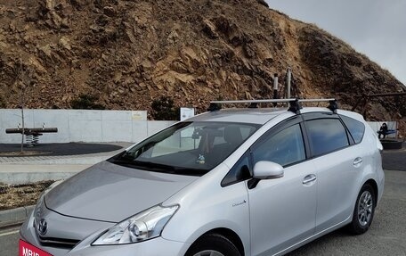 Toyota Prius Alpha I (ZVW40/41), 2014 год, 1 260 000 рублей, 1 фотография