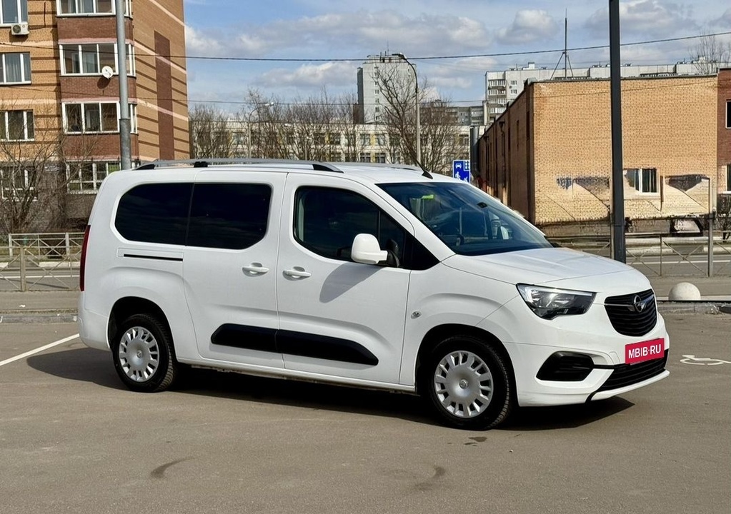 Opel Combo Life, 2019 год, 1 850 000 рублей, 10 фотография