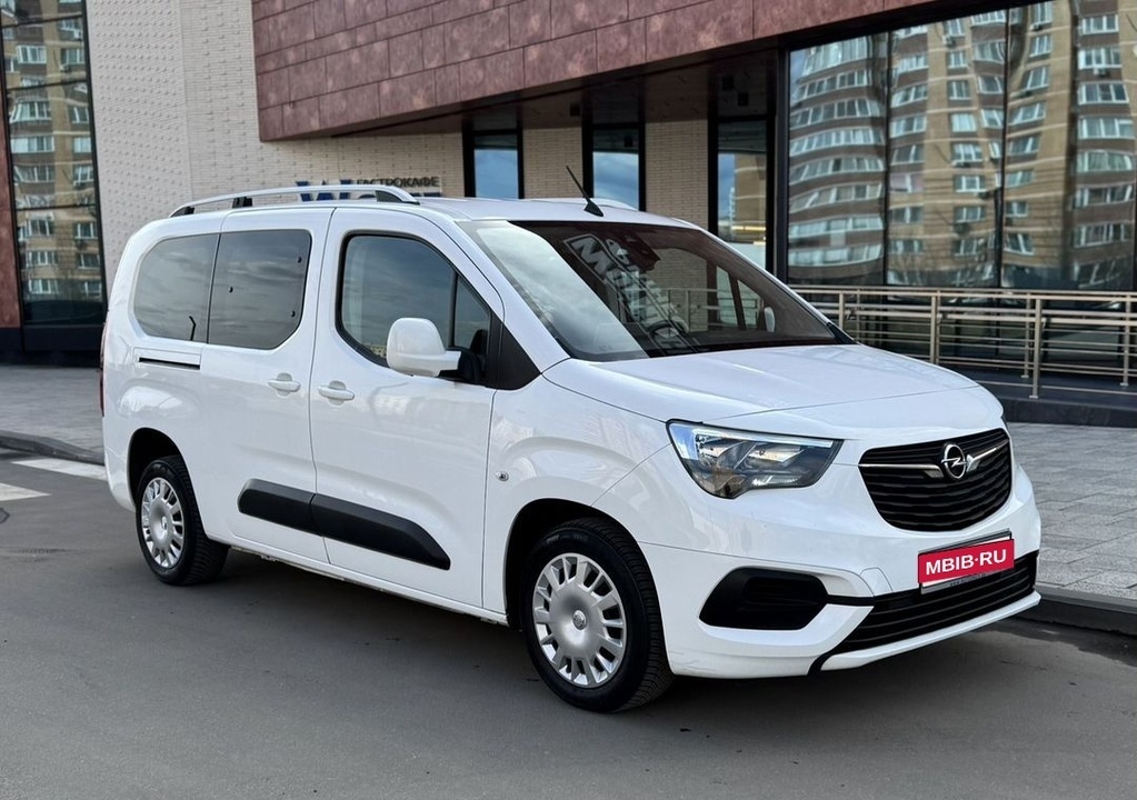 Opel Combo Life, 2019 год, 1 850 000 рублей, 9 фотография
