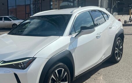 Lexus UX I, 2018 год, 3 150 000 рублей, 8 фотография