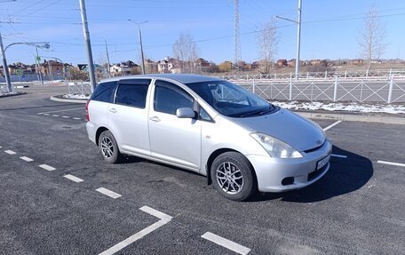 Toyota Wish II, 2003 год, 650 000 рублей, 11 фотография