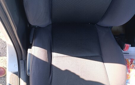Toyota Wish II, 2003 год, 650 000 рублей, 7 фотография