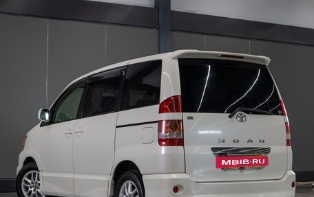 Toyota Noah III, 2002 год, 1 269 000 рублей, 5 фотография