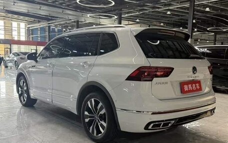 Volkswagen Tiguan II, 2023 год, 3 780 000 рублей, 4 фотография
