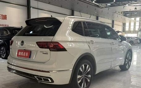 Volkswagen Tiguan II, 2023 год, 3 780 000 рублей, 5 фотография