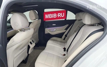 Mercedes-Benz E-Класс, 2022 год, 4 600 011 рублей, 16 фотография