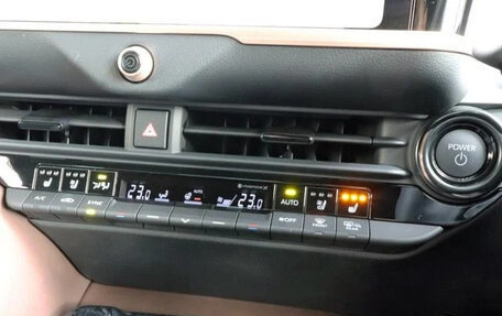Toyota Crown, 2023 год, 5 000 000 рублей, 32 фотография