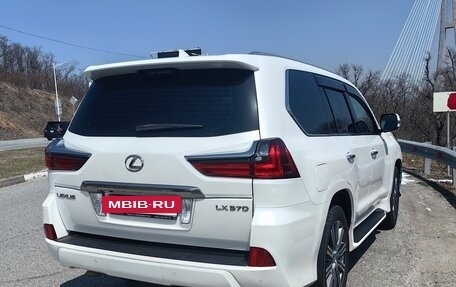 Lexus LX III, 2016 год, 7 990 000 рублей, 3 фотография