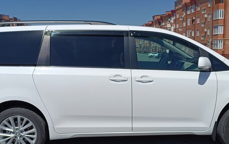 Toyota Sienna III, 2010 год, 2 200 000 рублей, 3 фотография